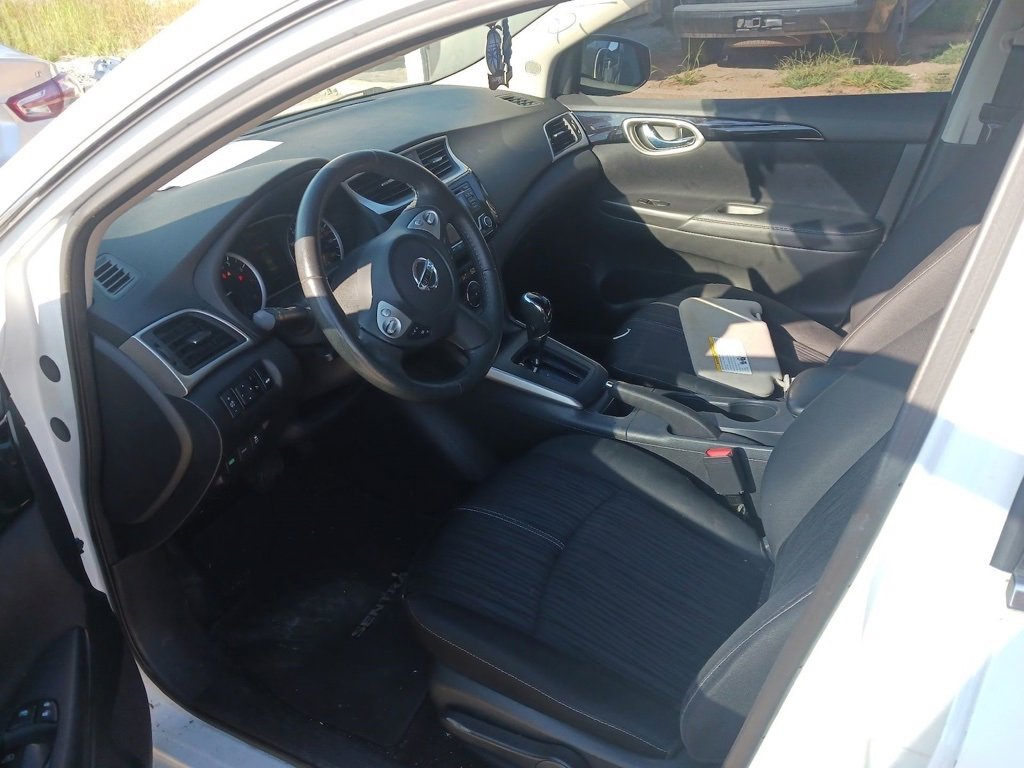 2018 Nissan Sentra SV photo 3