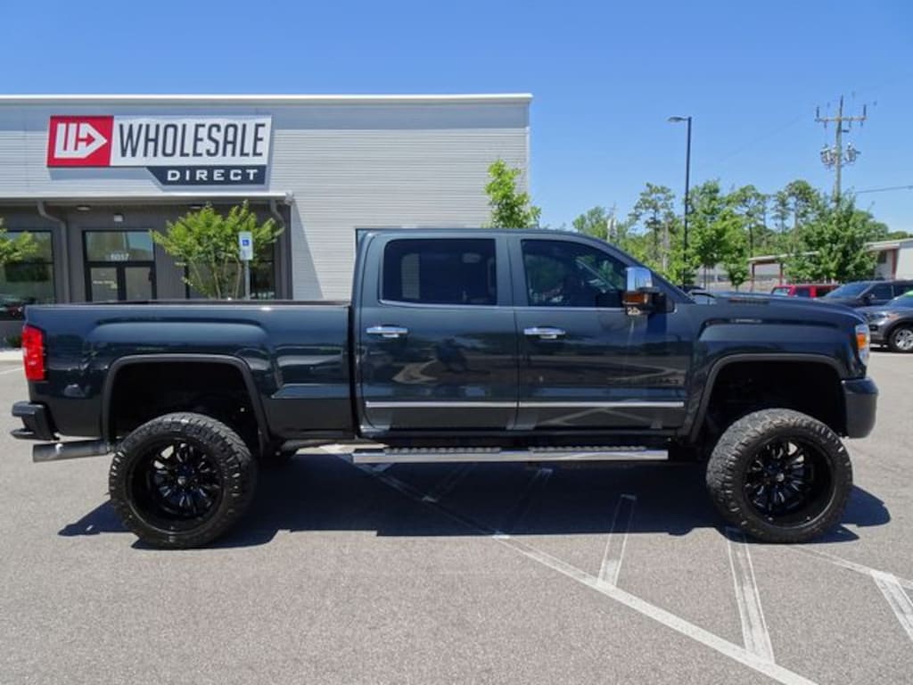 Used 2019 GMC Sierra 2500HD Denali Truck Crew Cab