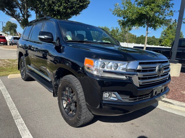 2020 Toyota Land Cruiser photo 2