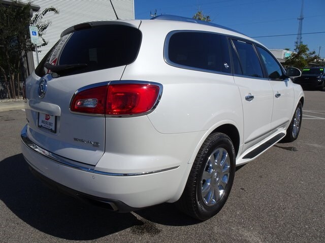 2017 Buick Enclave Premium photo 3