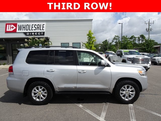 2017 Toyota Land Cruiser photo 2