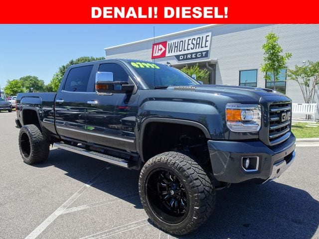 2019 GMC Sierra 4WD Crew Cab Standard Box Denali's photo