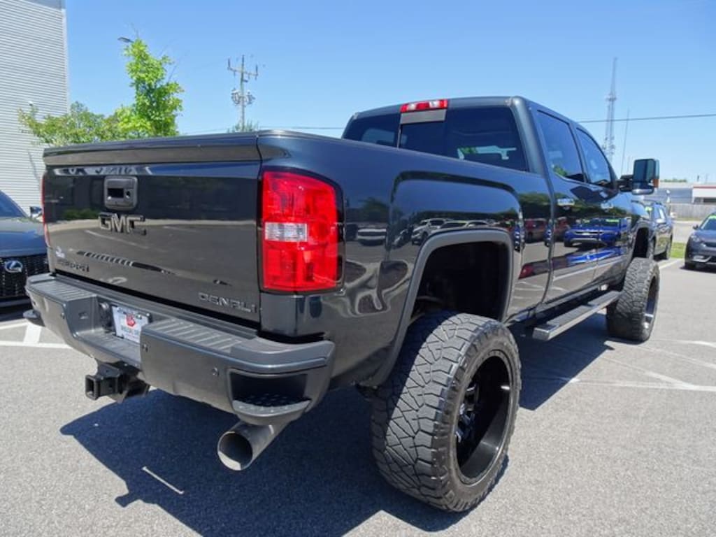 Used 2019 GMC Sierra 2500HD Denali Truck Crew Cab