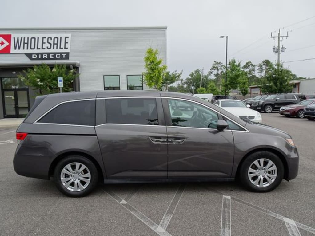 Used 2016 Honda Odyssey SE Van Passenger Van