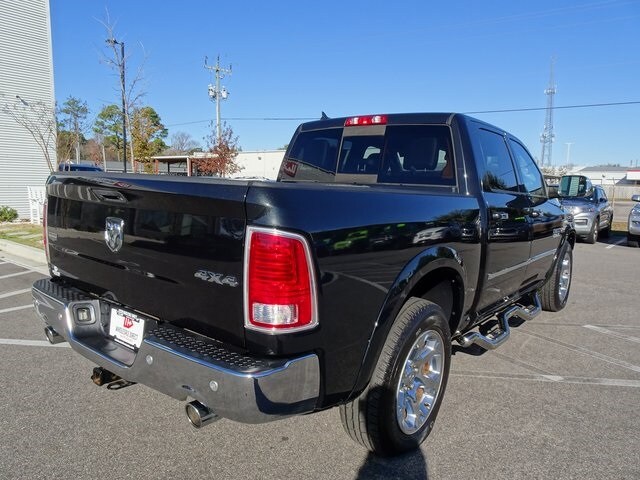 2017 Ram 1500 Laramie photo 3
