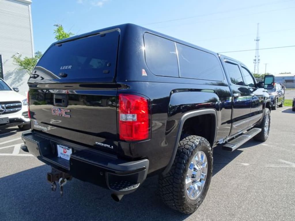 Used 2016 GMC Sierra 2500HD Denali Truck Crew Cab