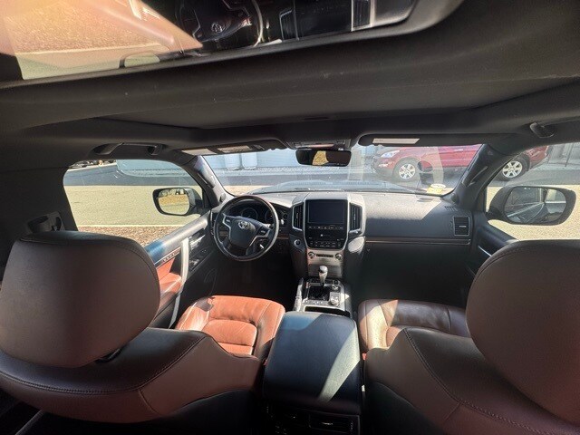 2020 Toyota Land Cruiser photo 3
