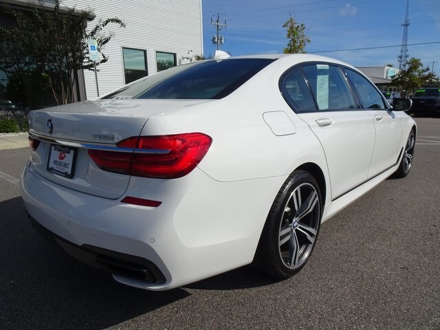 2018 Bmw 750i Sedan photo 2