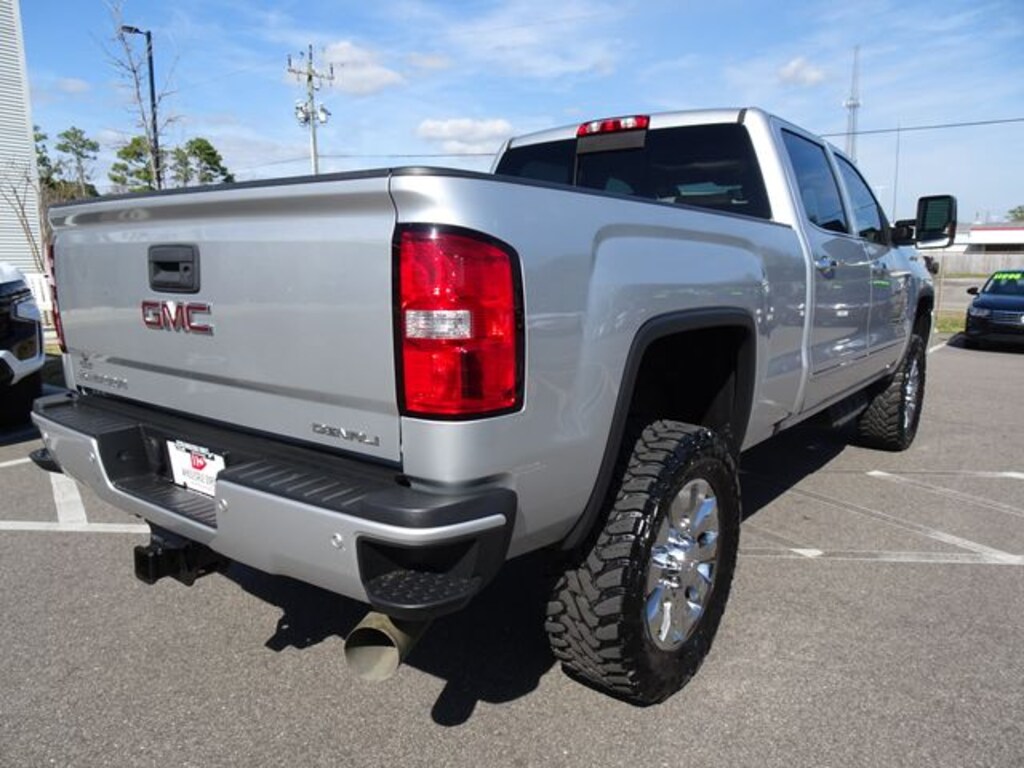 Used 2019 GMC Sierra 2500HD Denali Truck Crew Cab