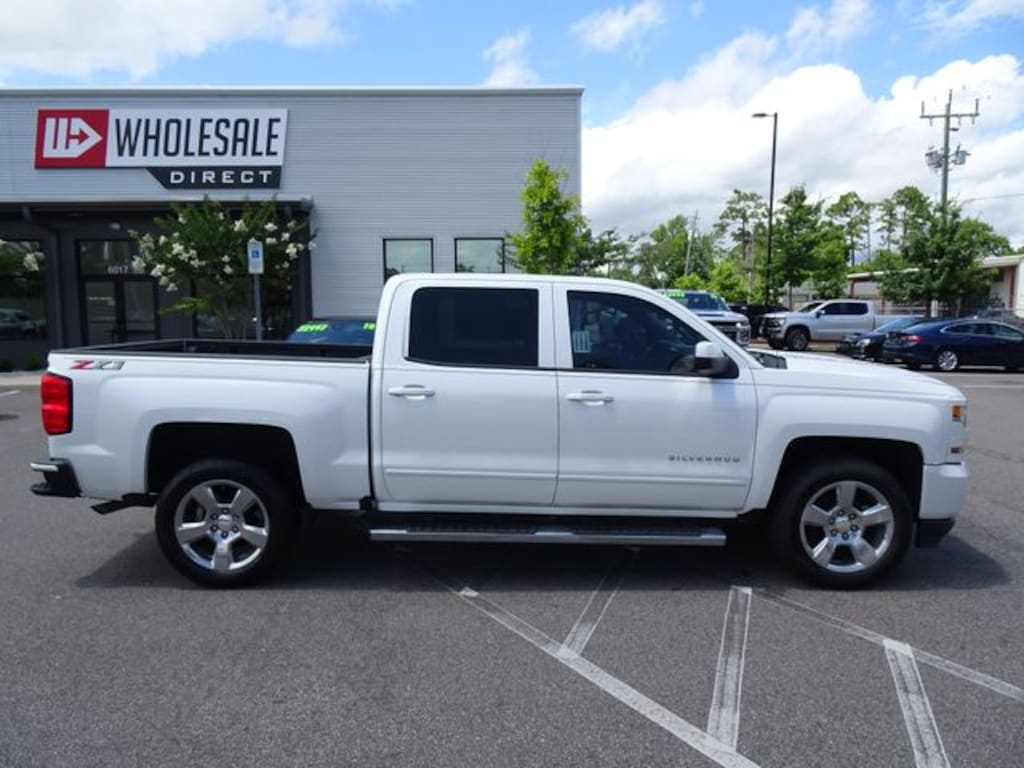 Used 2018 Chevrolet Silverado 1500 LT Truck Crew Cab