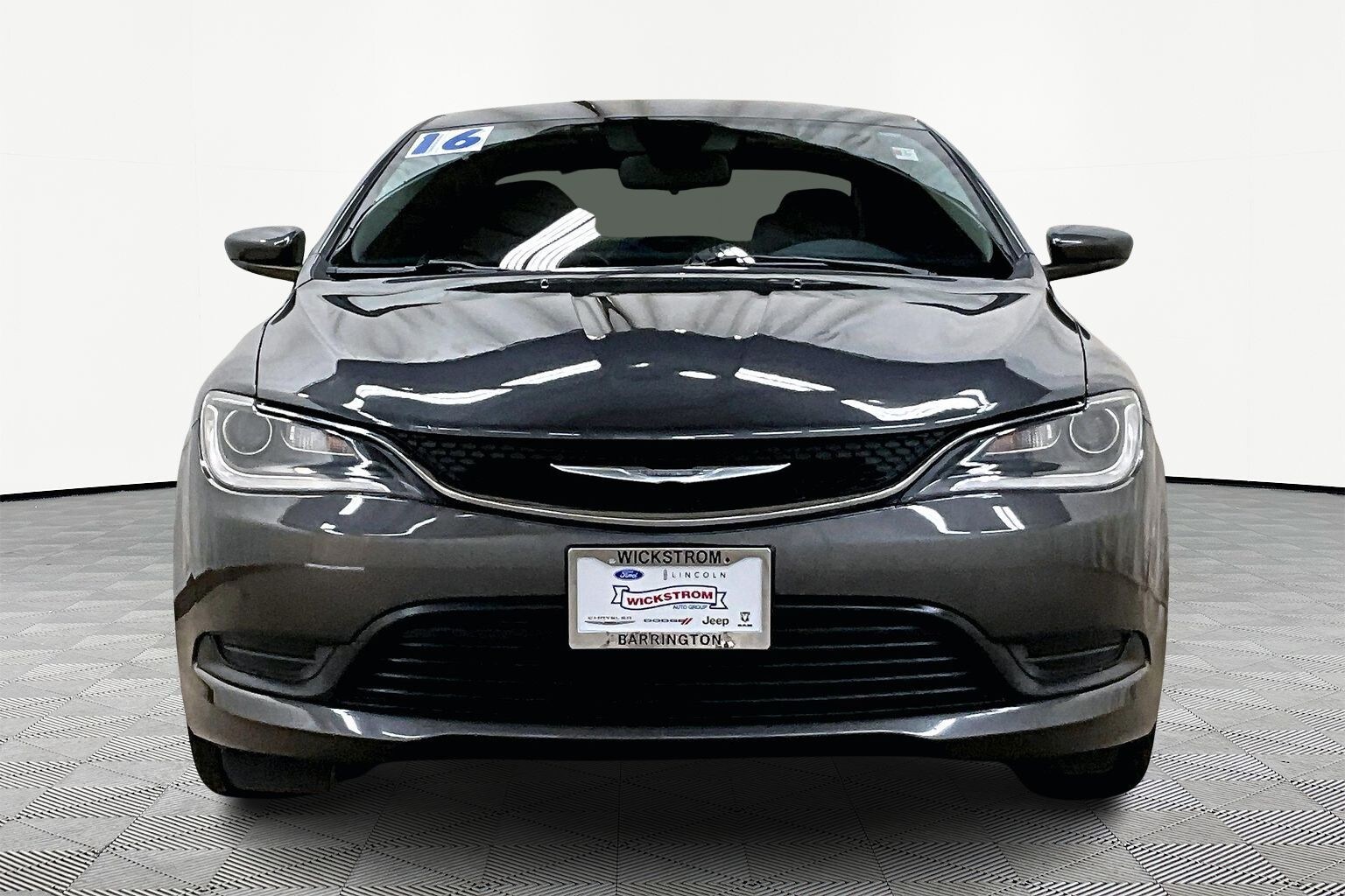 2016 Chrysler 200 LX photo 3