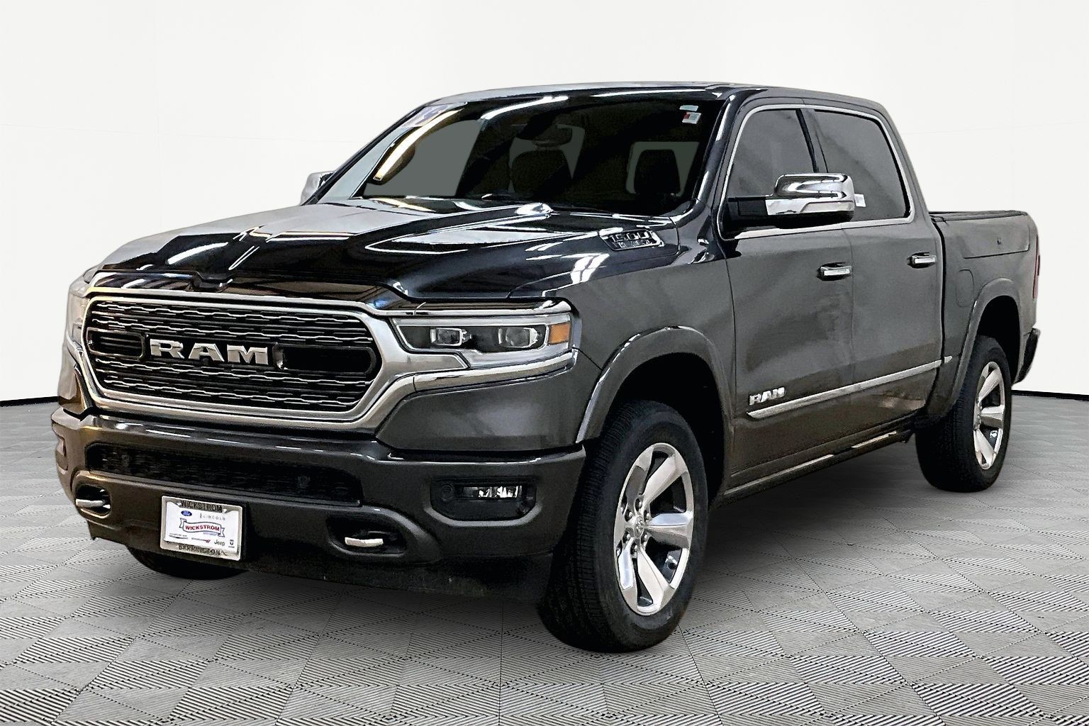 2019 RAM 1500 Limited 4x4 Crew Cab 5'7's photo