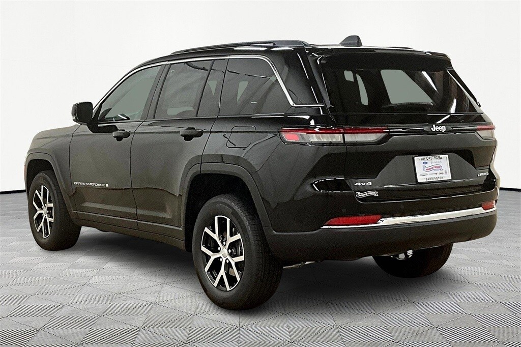 2025 Jeep Grand Cherokee Limited photo 3