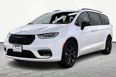 2026 Chrysler Pacifica Limited Passenger Van