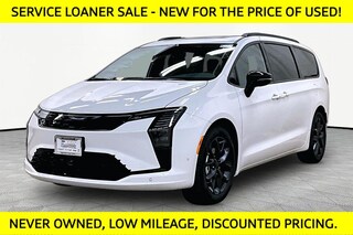 2027 Chrysler Pacifica LIMITED Passenger Van