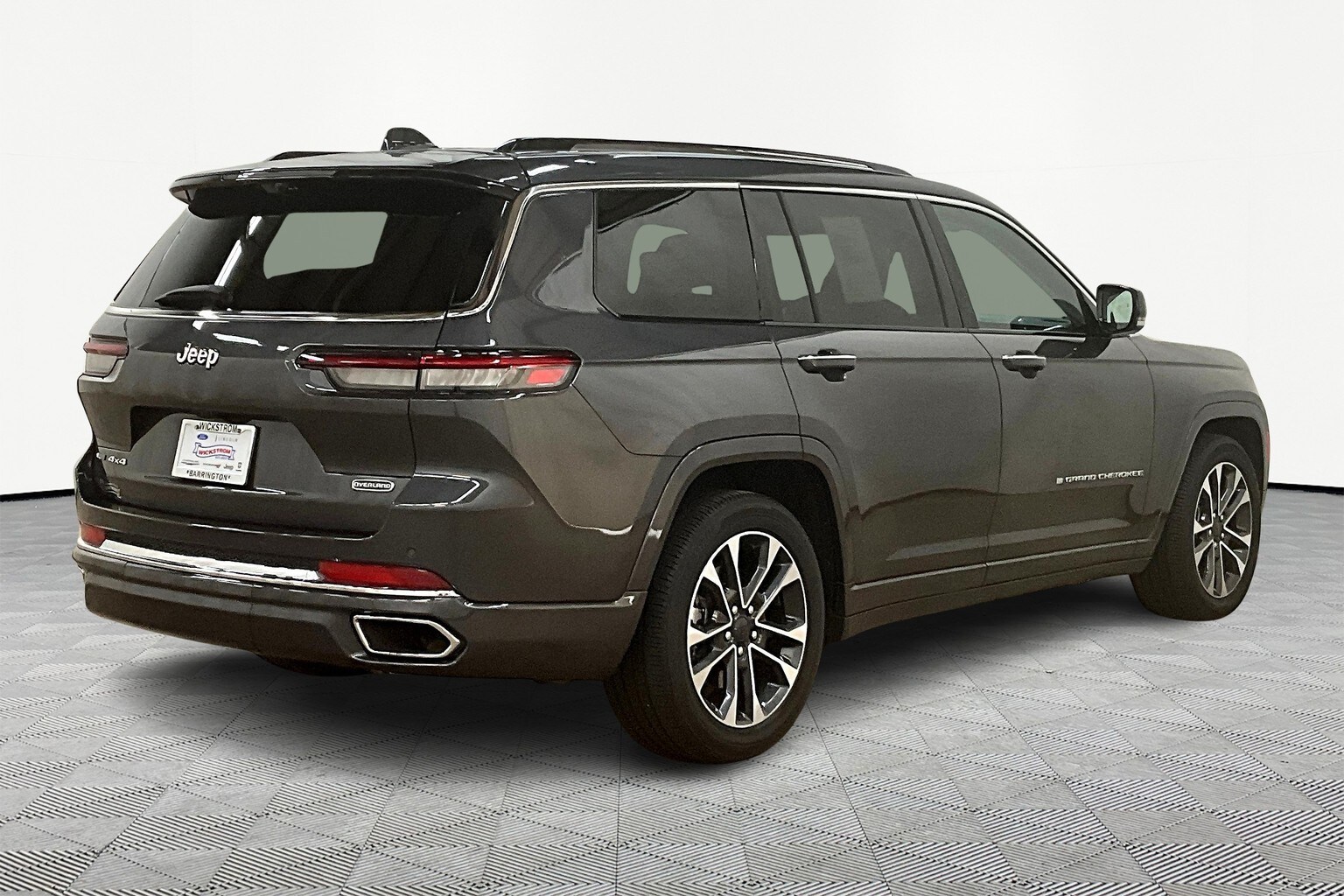2022 Jeep Grand Cherokee Overland photo 2