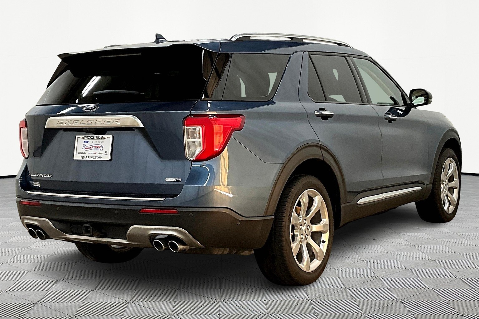2020 Ford Explorer Platinum photo 2