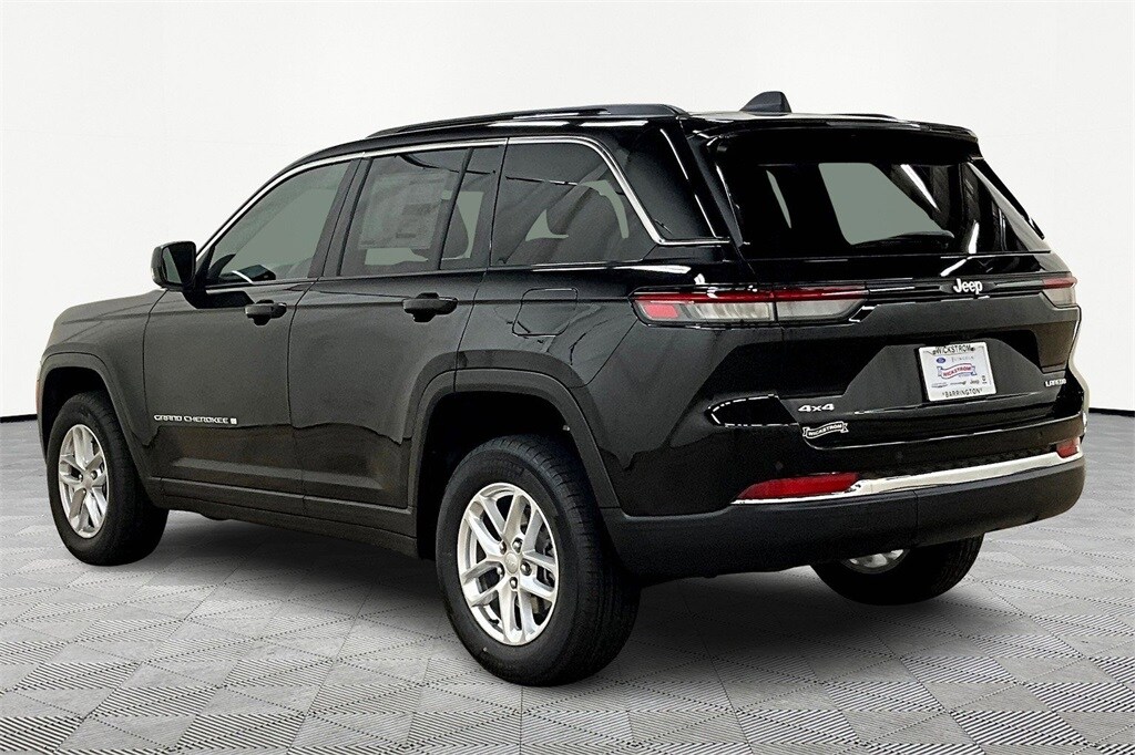 2025 Jeep Grand Cherokee Laredo X photo 3