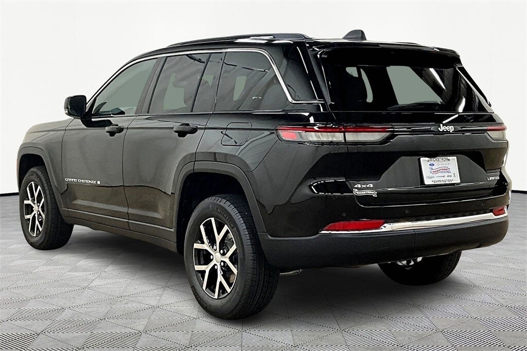 2025 Jeep Grand Cherokee Limited photo 3