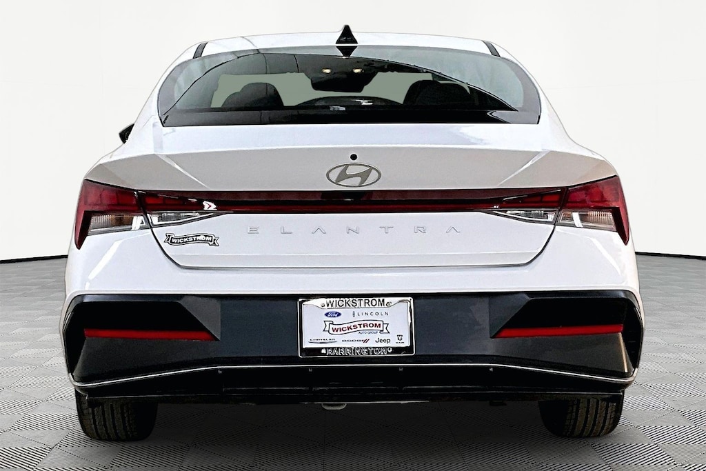 Used 2024 Hyundai Elantra SEL Sedan