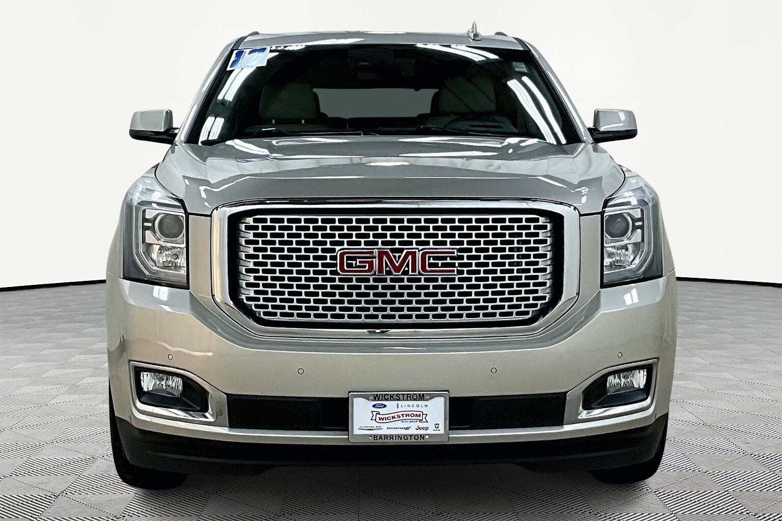2017 Gmc Yukon Denali photo 2