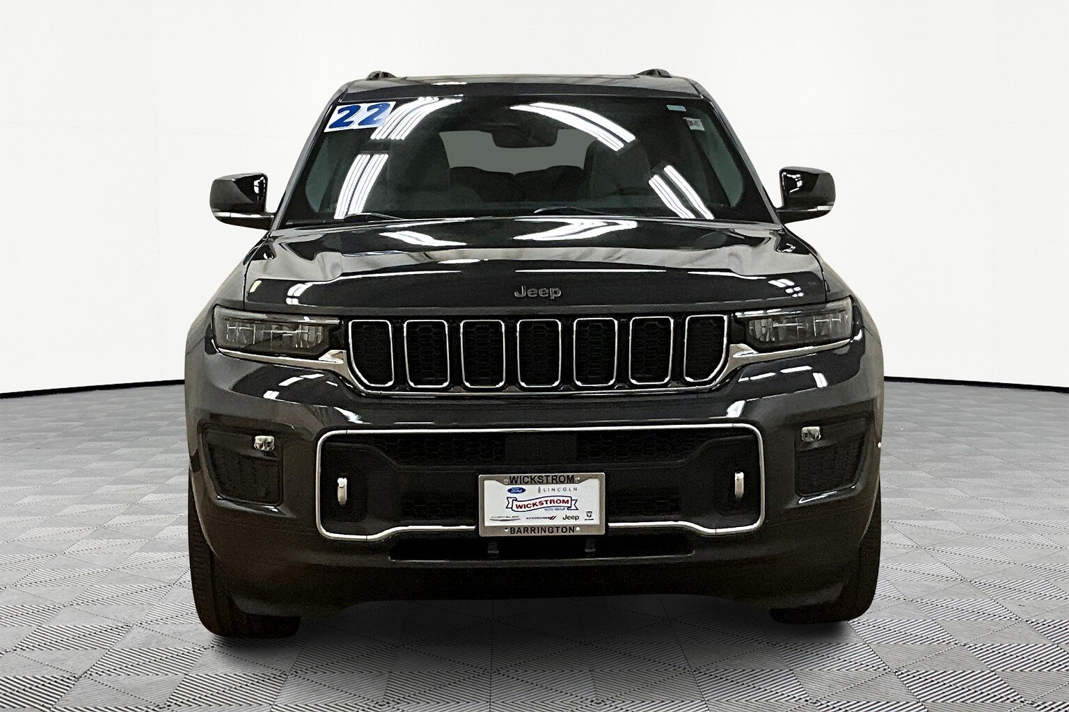2022 Jeep Grand Cherokee Overland photo 3