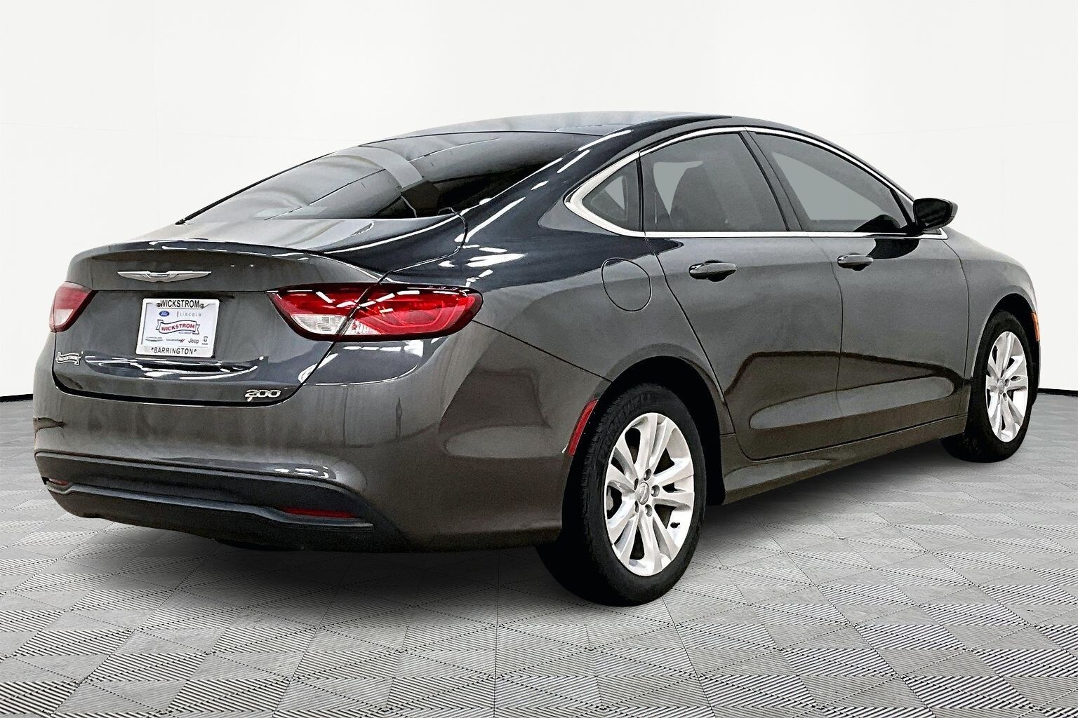 2016 Chrysler 200 LX photo 2