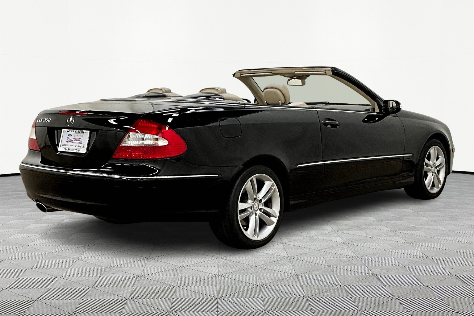 Used 2008 Mercedes-Benz CLK-Class CLK350 with VIN WDBTK56F28T095637 for sale in Barrington, IL