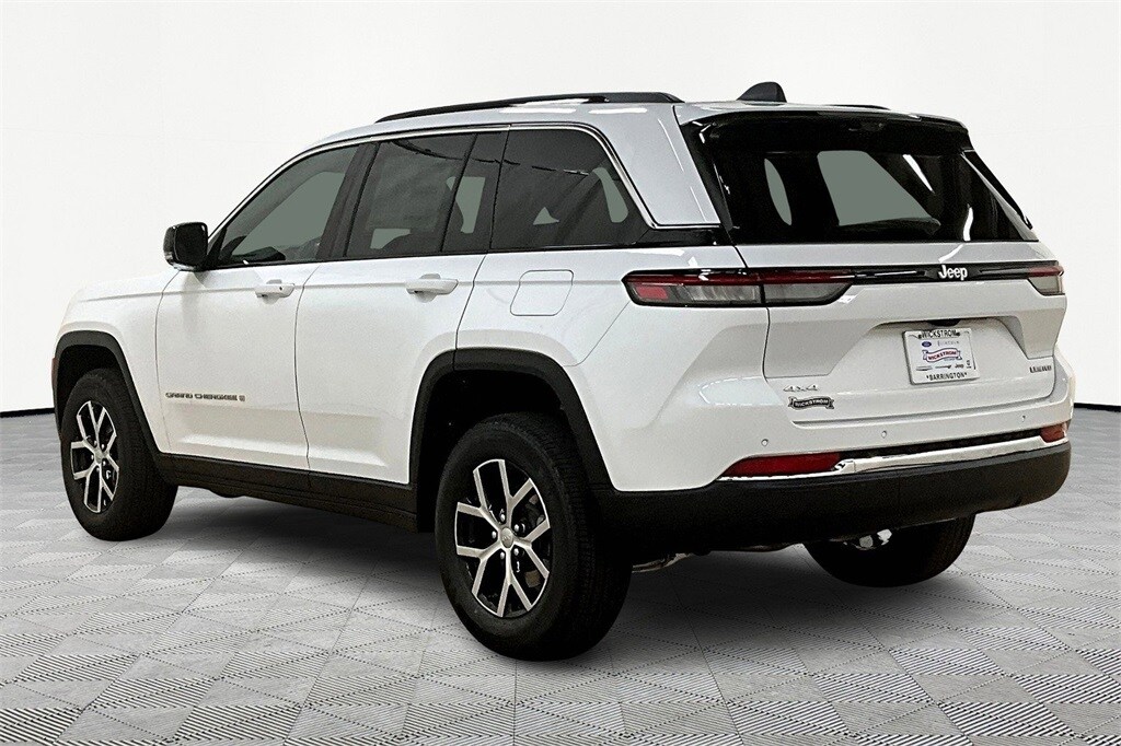2025 Jeep Grand Cherokee Limited photo 3