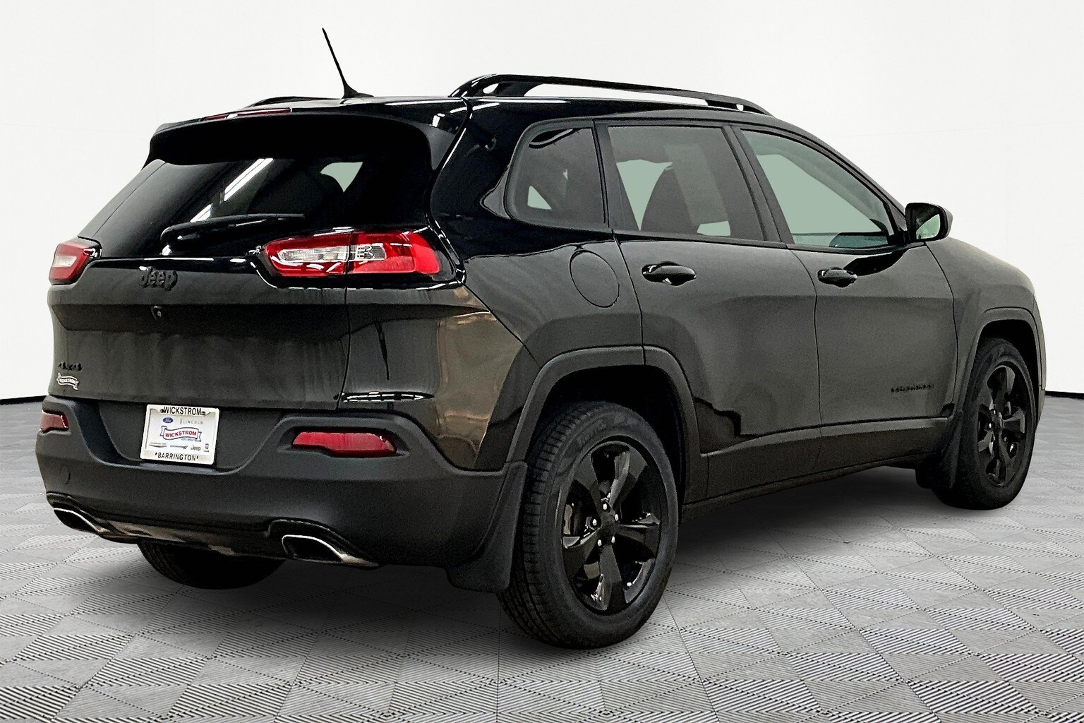 2015 Jeep Cherokee Latitude photo 2