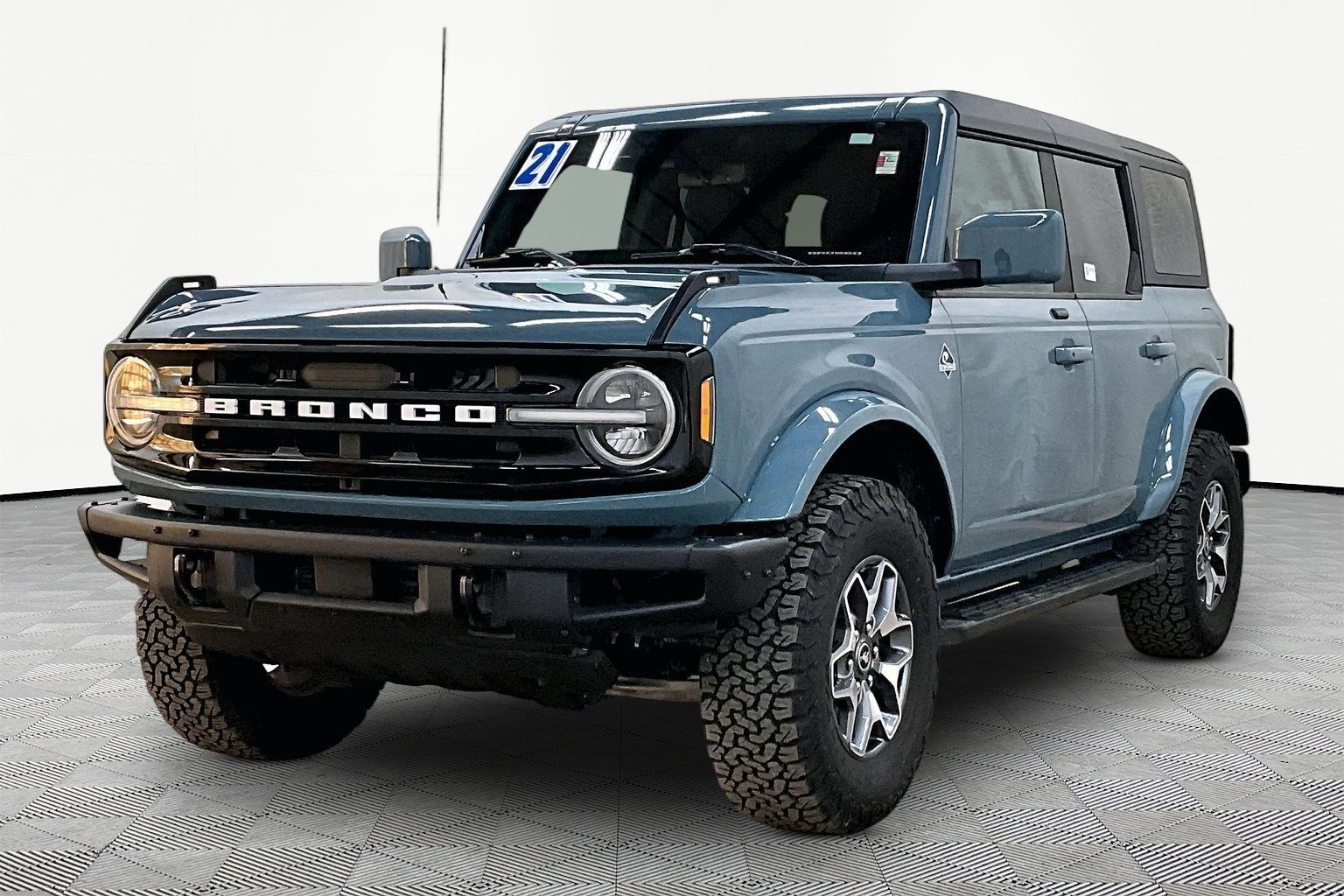 2021 Ford Bronco 4-Door Outer Banks