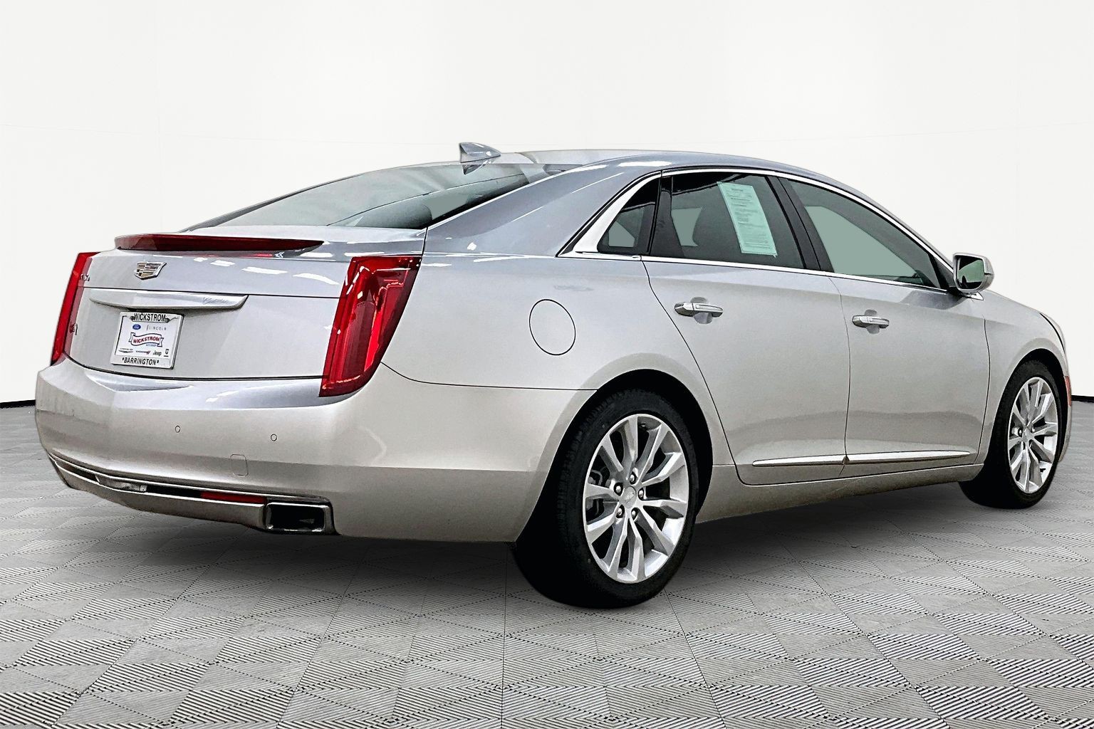 Used 2016 Cadillac XTS Luxury Collection with VIN 2G61N5S3XG9171089 for sale in Barrington, IL