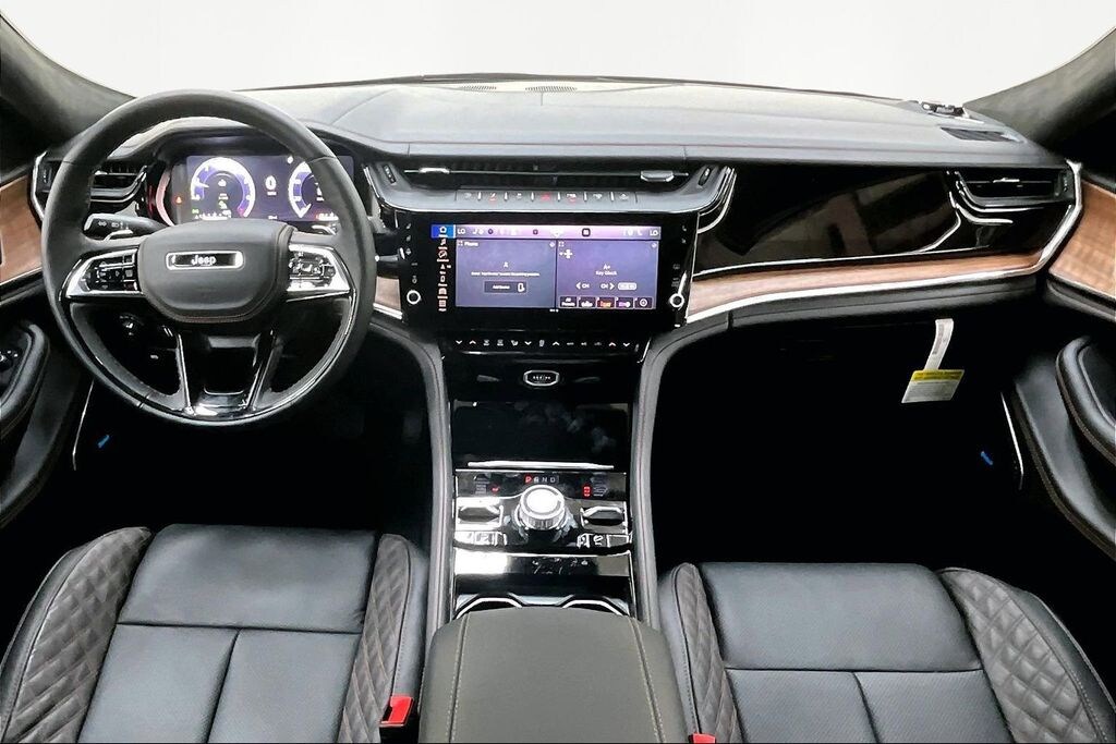 New 2026 Jeep Grand Cherokee L Summit Sport Utility