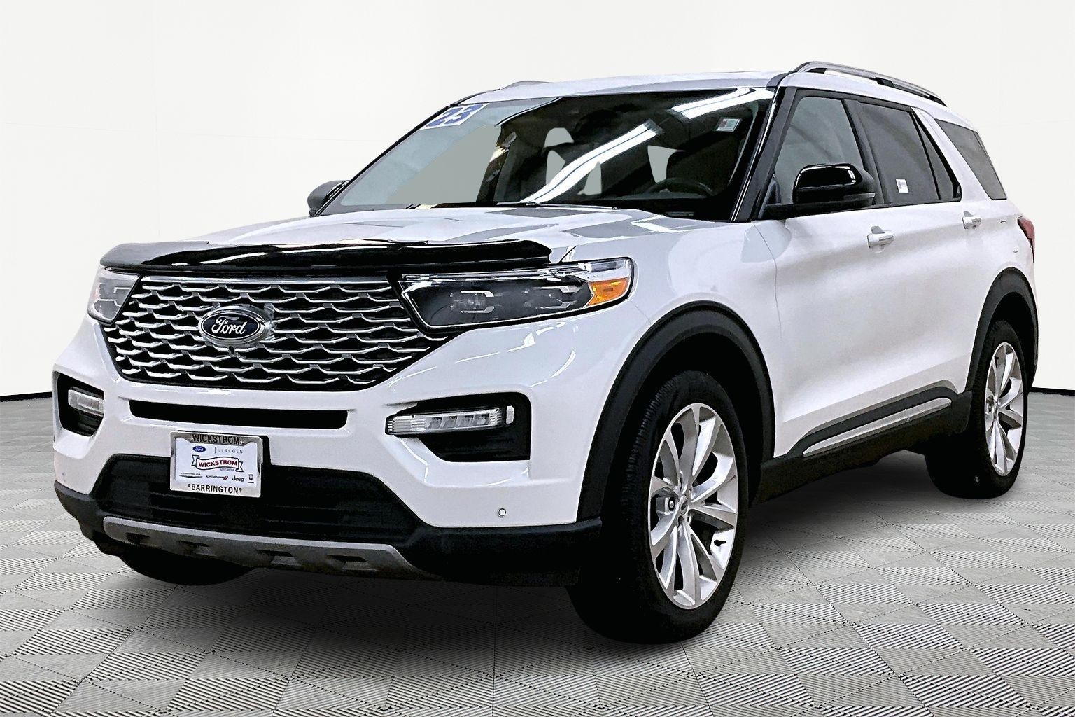 2023 Ford Explorer Platinum's photo
