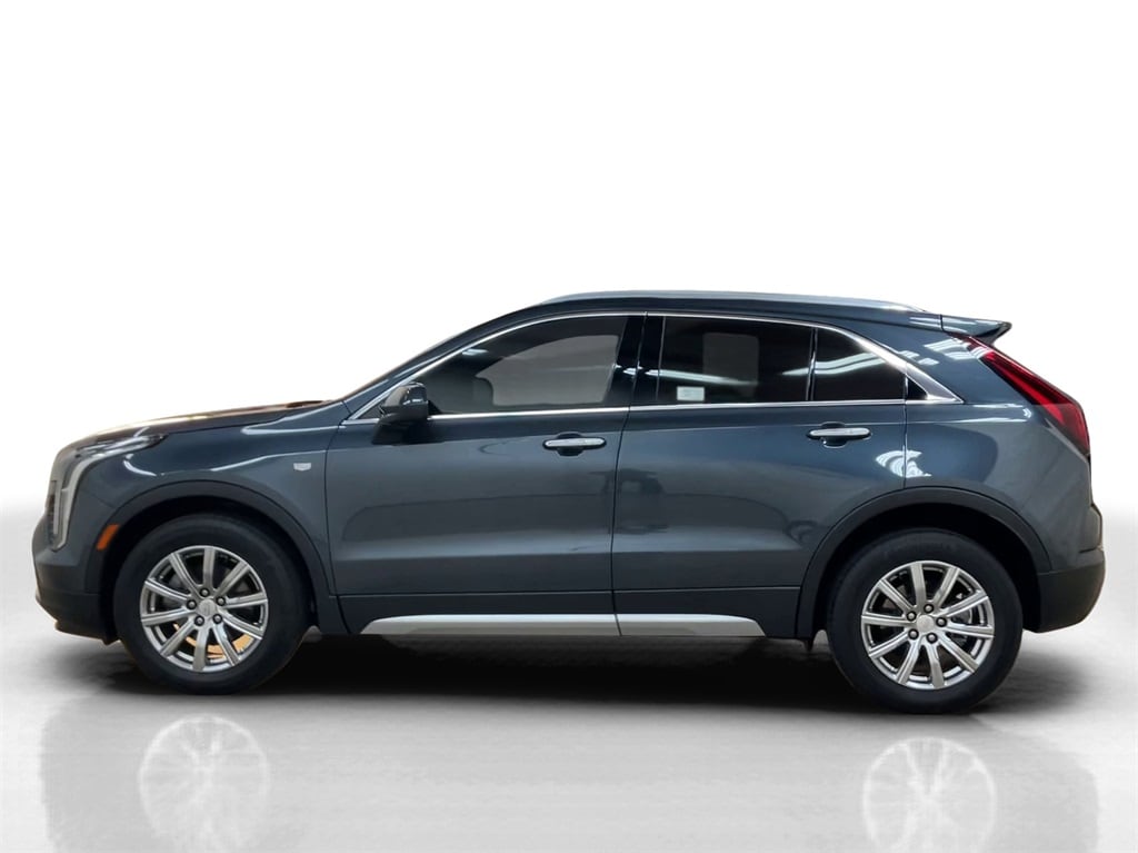 Used 2019 Cadillac XT4 Premium Luxury with VIN 1GYFZDR45KF119928 for sale in Barrington, IL