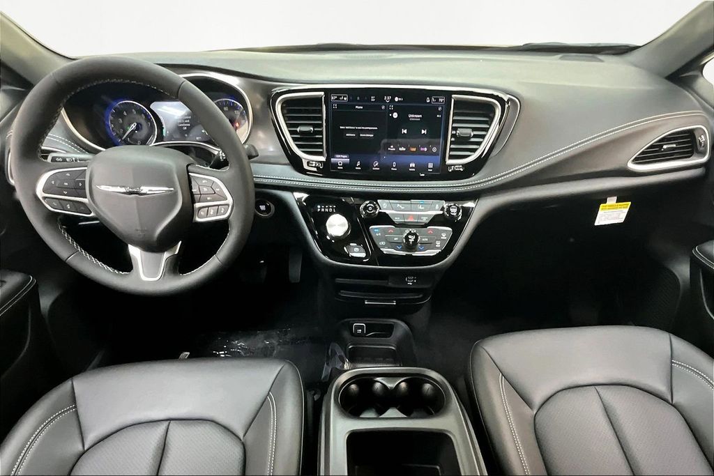 2026 Chrysler Pacifica Select - Photo 7