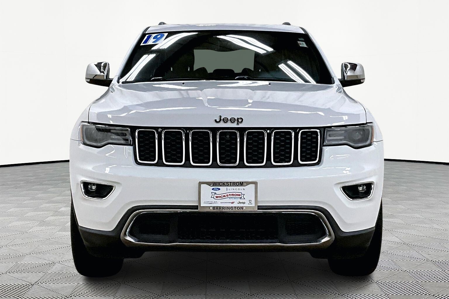 2019 Jeep Grand Cherokee Limited photo 2