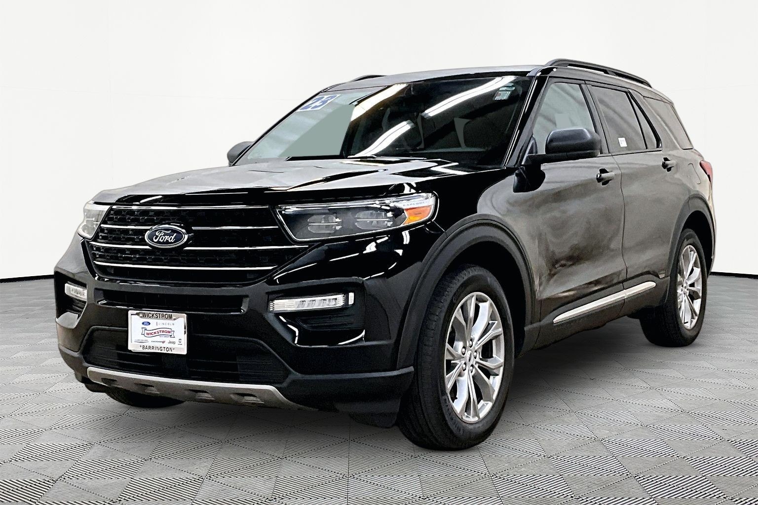 2023 Ford Explorer XLT 4WD's photo
