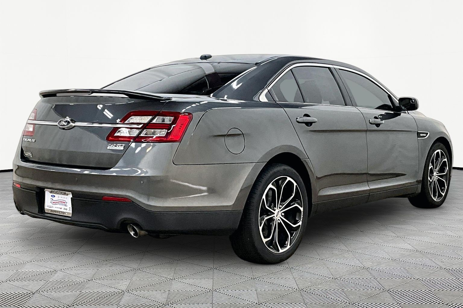 Used 2016 Ford Taurus SHO with VIN 1FAHP2KT1GG133035 for sale in Barrington, IL