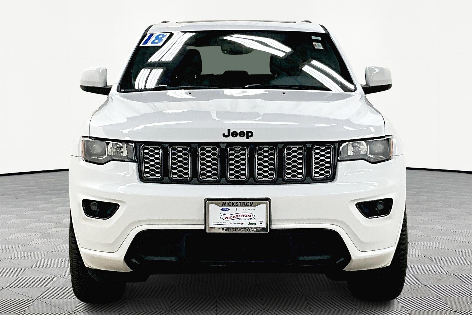 2018 Jeep Grand Cherokee Altitude photo 2