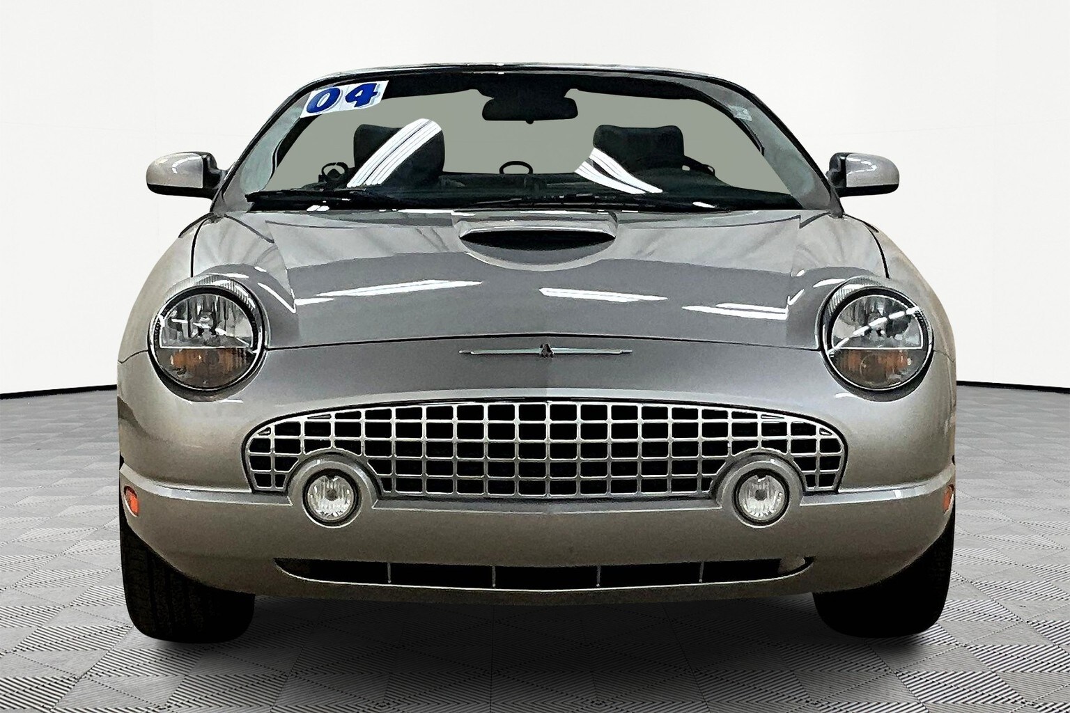 2004 Ford Thunderbird Base photo 3