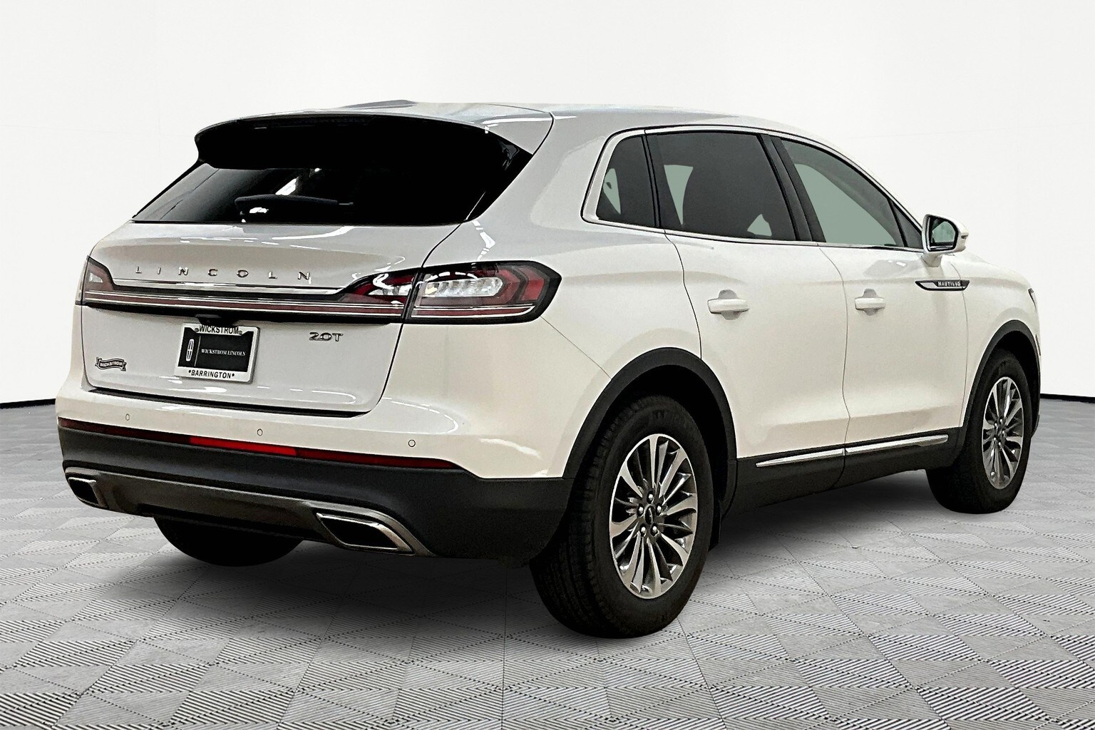 2020 Lincoln Nautilus Standard photo 2