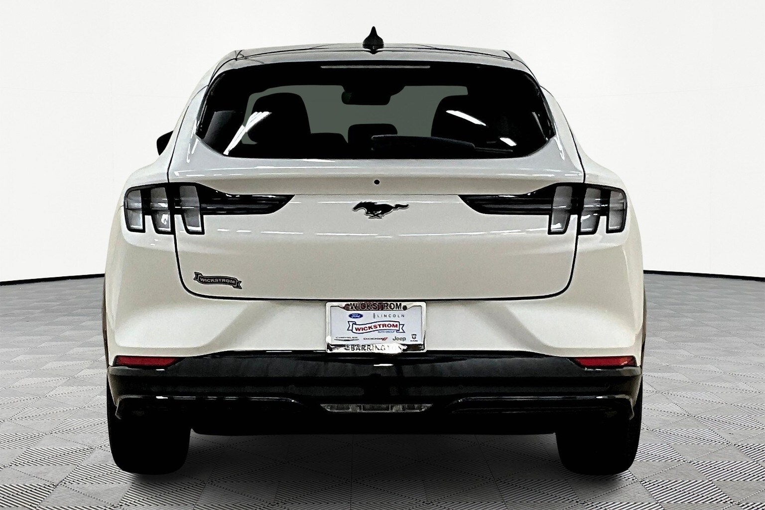 2021 Ford Mustang Mach-E Premium photo 3