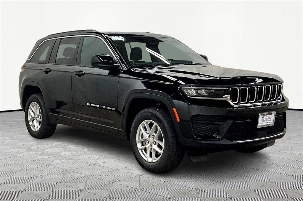 2025 Jeep Grand Cherokee Laredo X photo 2