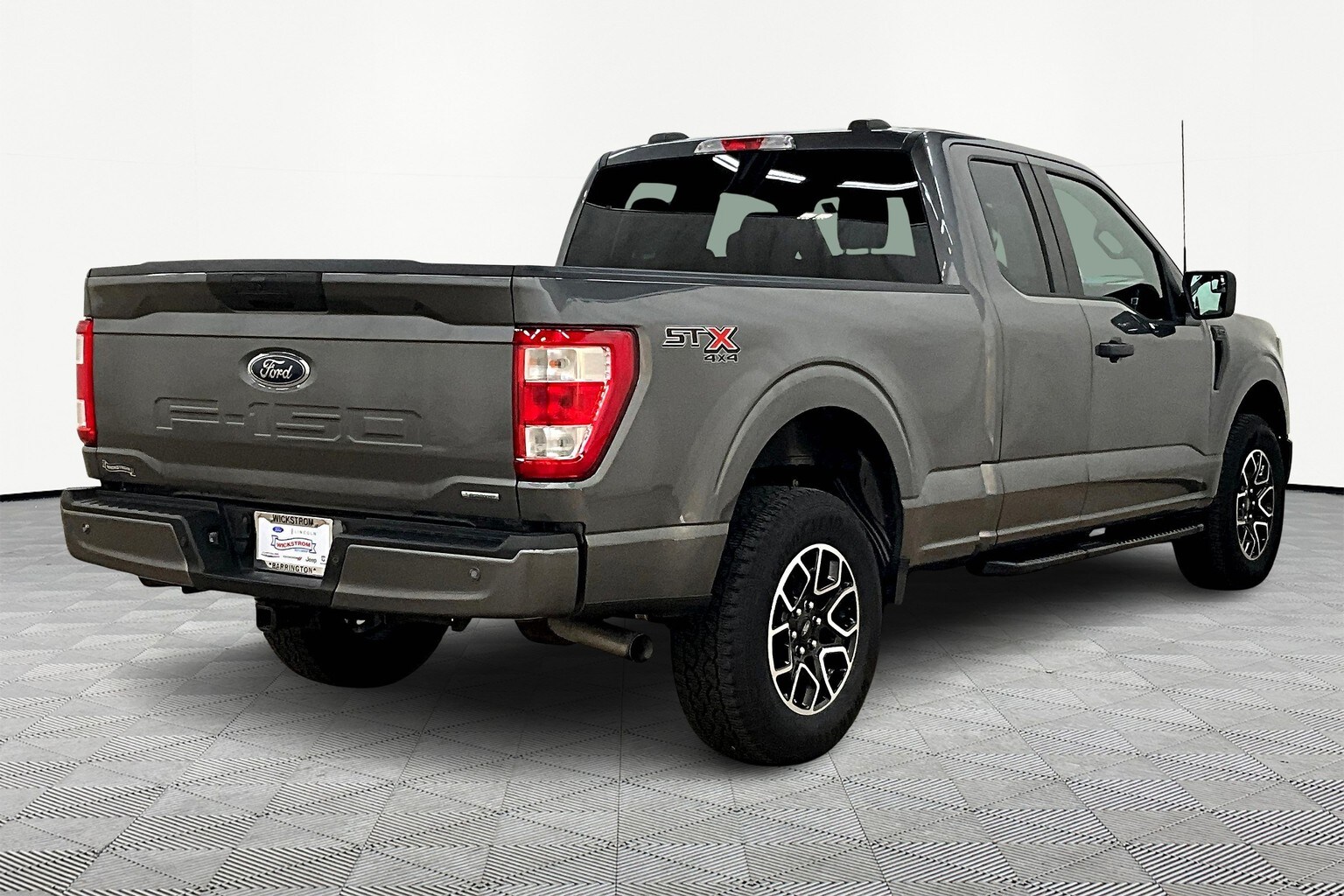 2023 Ford F-150 XL photo 2
