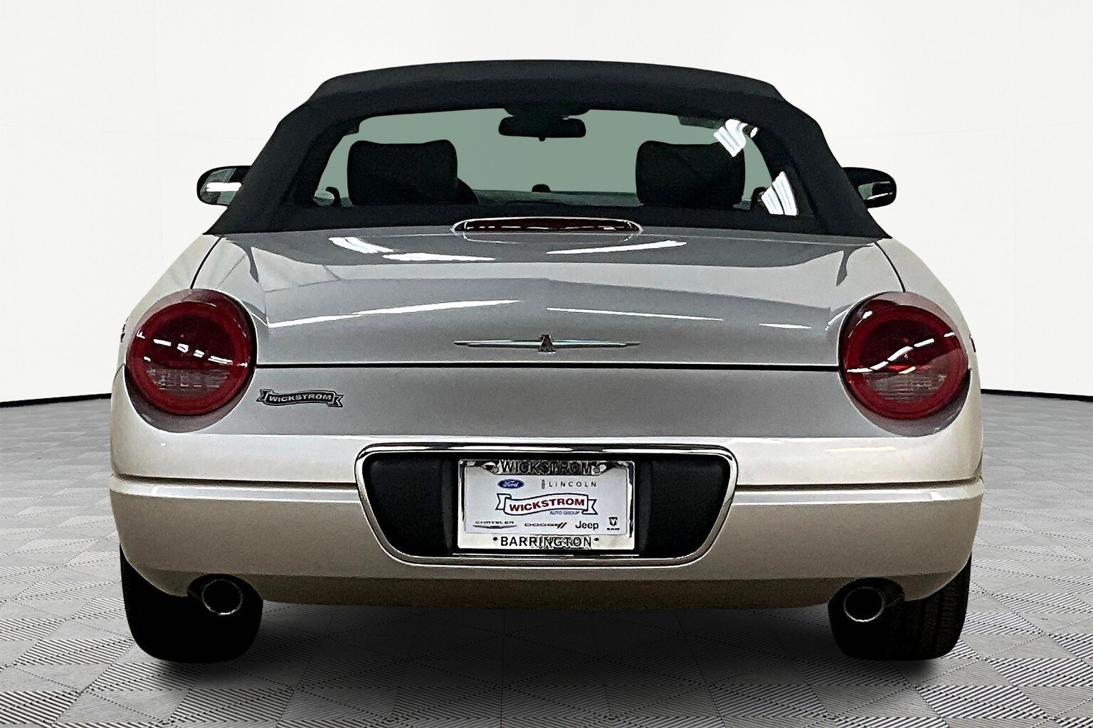 2004 Ford Thunderbird Base photo 4