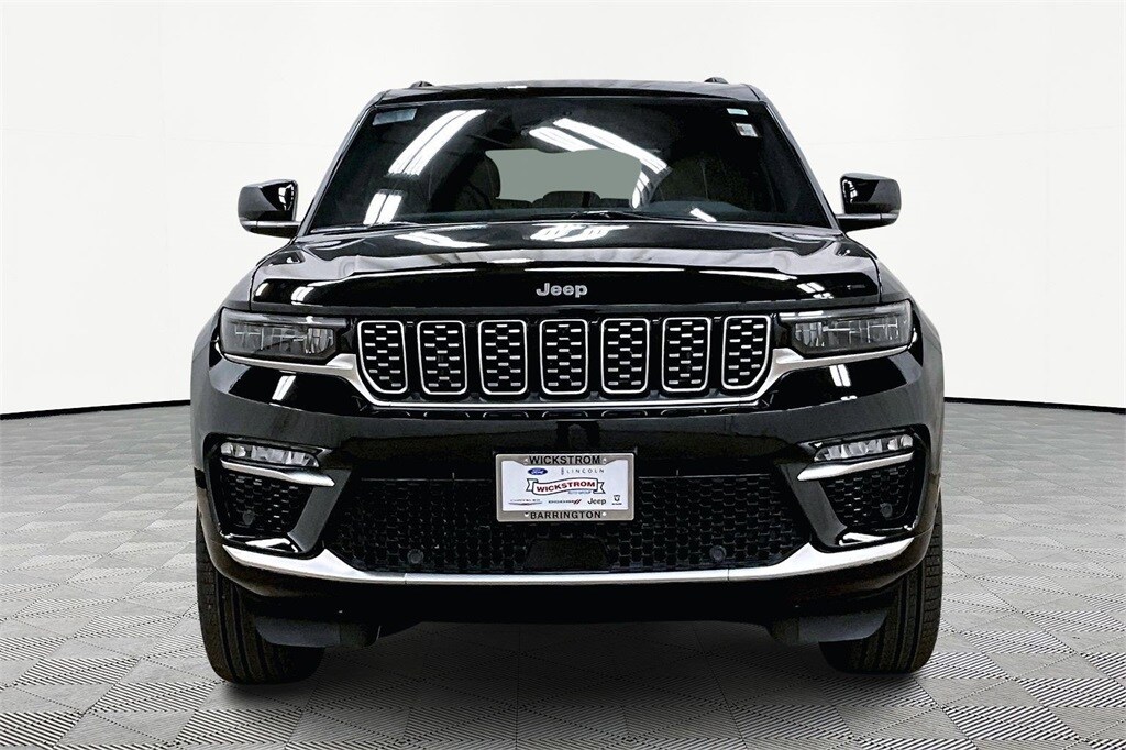 2025 Jeep Grand Cherokee Summit photo 3