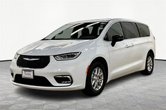 2025 Chrysler Pacifica Select Passenger Van
