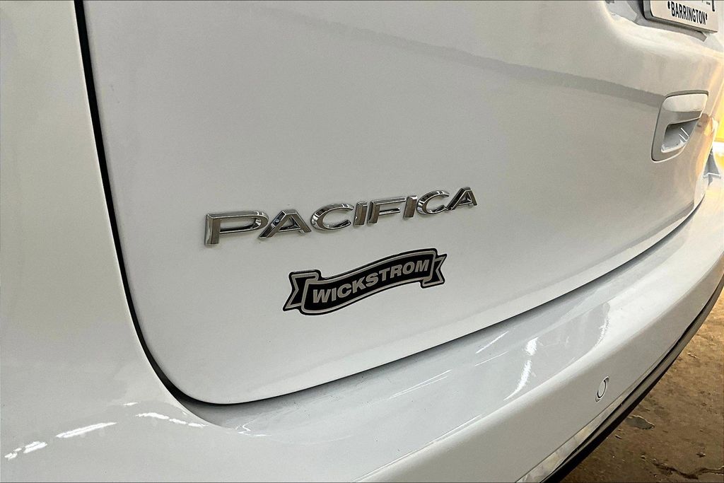 2026 Chrysler Pacifica Select - Photo 11
