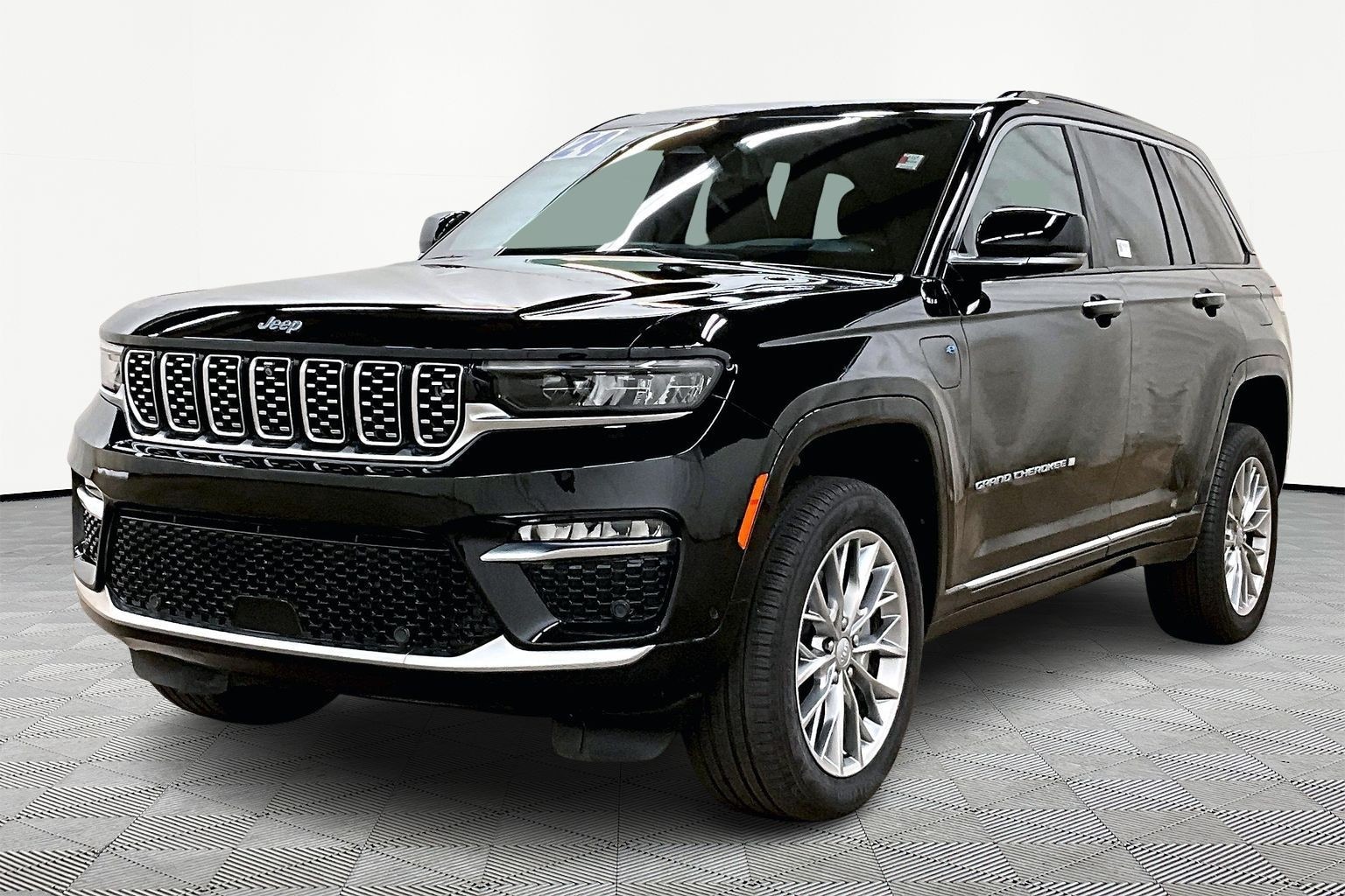 2024 Jeep Grand Cherokee Summit 4xe's photo